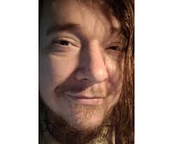 Kerry Moon's Instagram, Twitter & Facebook