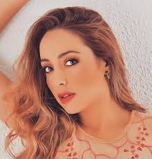 Jane Fox's Instagram, Twitter & Facebook