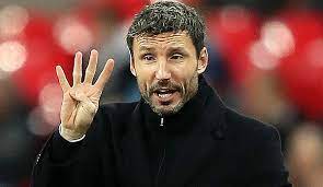 En u hoeft er de deur niet voor uit. Huub Stevens Mark Van Bommel Als Bayern Trainer Das Ware Eine Moglichkeit