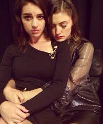 Adelaide Kane Phoebe Tonkin Atores Adelaine Kane Te Encontrei