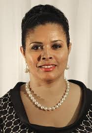 Lisa Duggins's Instagram, Twitter & Facebook