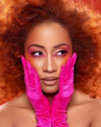 There's a reason we don't see the world in black and white 🎨 Hair  @stylesbyskye_ muse @paigesky_ photographer @idajohnphoto makeup  @tatianakazana