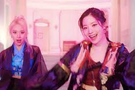 This marks the first time that jeongyeon is writing lyrics. Jyp Entertainment Apologizes Over Clothing In Twice S Dahyun And Chaeyoung S Switch To Me Cover Soompi