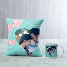 New Year Gifts 2020 New Year Gift Ideas For Him Her Online Igp Com Online Personalized Gifts New Year Gifts Personalized Anniversary Gifts