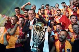 Galatasaray, futbolda ulusal ve uluslararası kupa organizasyonlarının finallerinde gösterdiği başarılı performansla dikkati çekiyor. Terim Xx Erfolgstrainer Peilt Titel Nummer 20 Mit Galatasaray An
