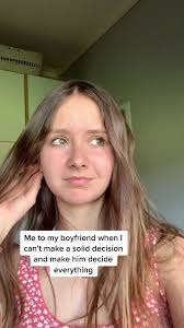 Always looking at me like 😐😐😐@__harveyellis