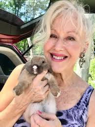 Julius, Bar “you wanna go where everyone knows your name” and the perfect  spot to catch up with Jed Ryan, Clover Welsh,Joe Preston, Brian J Kaufman  Rainbow Quest, and others! Always love