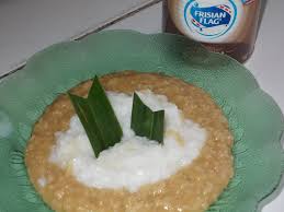 Namun warna merah yang dimaksud bukanlah merah ini karena bubur merah dibuat dengan gula merah. Tradisi Menggunakan Bubur Merah Putih Mpo Ratne