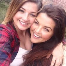 Stephanie Squires (stephannsquires)