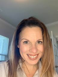 Good morning Beautiful🌹 Today's makeup look features Farmasi's Liquid  Makeup. There are various colors available, including blushes, bronzers,  and highlighters. A little goes a long way due to their excellent  pigmentation, and