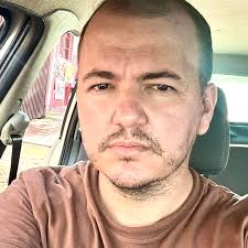 Eai, gente do bem! 😁 Renata Fan e eu tava numas resenha das boas aqui  sobre o Brasileirão... Falamos mto sobre a questão do São Paulo... 😐 Pra  mim... Ouvindo o Rai