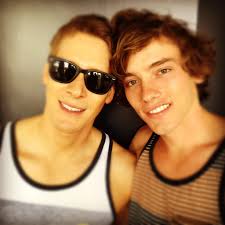 Olympian tom daley shares moment he realized fiance dustin lance black was more than a fling : Dustin Lance Black Duncan Roy S Blog