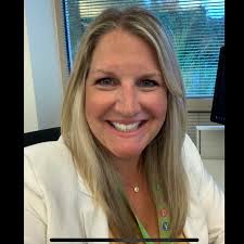 Deanna Buchanan's Instagram, Twitter & Facebook