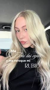 Transformación de cabello: Ceja y cabello rubio