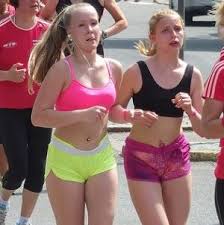 Welcher Sport Bh Zum Laufen Starker Halt Fur Grosse Oberweite 2020 Fitnezapp De
