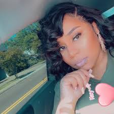 Amber Desautels's Instagram, Twitter & Facebook