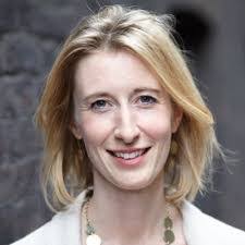 Elinor Davies's Instagram, Twitter & Facebook