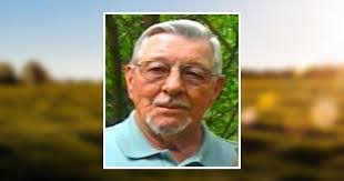 Earnest Ray's Instagram, Twitter & Facebook