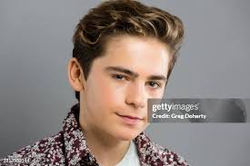 Valerie Loo wearing custom fine jewelry by Jimeye Designs and makeup...  News Photo