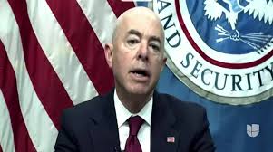 Noticiero Univisión: Edición nocturna : KDTV : March 18, 2021 5:35am-6:00am  PDT : Free Borrow & Streaming : Internet Archive