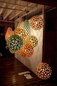 Modge Podge Ein Ballon Bunter Karton Ein Scharfes Messer Karton Entsprechend Ausschne Com Imagens Arte Com Rolo De Papel Ideias Criativas Decoracao Lanternas De Papel