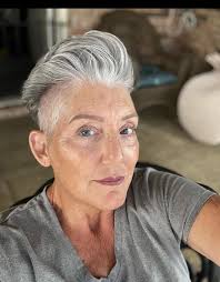 What hair styles and stylists are recommended for long hair with layers and  bangs?