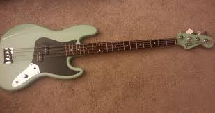 The body shape is also different from the precision bass, in that the precision bass has a symmetrical lower bout on the body. The Official Mark Hoppus Signature Owners Club Page 7 Talkbass Com