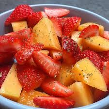 Salade De Fruits Est Ce Que Lon Peut Dire Salade De Fruits Avec Juste Deux Fruits On Va Dire Que Oui Et Pour Etre Encore Meilleur Fruit Salad Fruit Salad