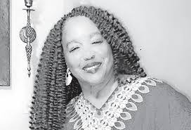 Lana Hanna's Instagram, Twitter & Facebook