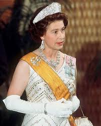 Veja mais ideias sobre rainha elizabeth, rainha, rainha elizabeth ii. Rainha Elizabeth Ii On Instagram Her Majesty The Queen Elizabeth Ii Of The United Kingdom Dresses Queen Elizabeth Her Majesty The Queen Queen Elizabeth