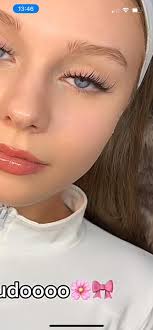 Idk how to put lashes on, but I can make gravy from scratch 🫠😂