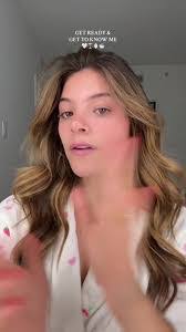 Mia Martinelli's Instagram, Twitter & Facebook