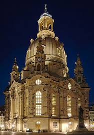 The missle nave vault and part of the outer walls collapsed. Dresden Frauenkirche New World Encyclopedia