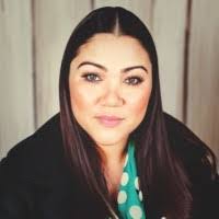 Becky Etheridge's Instagram, Twitter & Facebook