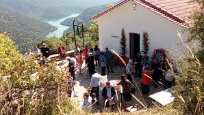 Καιρός αίθριος και ζεστός τις πρώτες τρεις εβδομάδες του ιουνίου ● αγίου πνεύματος έχουμε στις 21.06.2021. To Trihmero Toy Agioy Pneymatos Sta Tropaia Gortynias Eikones Kalimera Arkadia