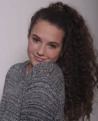 Leila Davis's Instagram, Twitter & Facebook