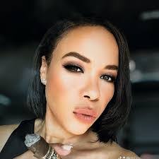 Alexa Menard's Instagram, Twitter & Facebook