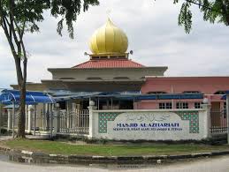 Shah alam (/ʃɑː ˈɑːləm/) is a city and the state capital of selangor, malaysia and situated within the petaling district and a small portion of the neighbouring klang district. Shah Alam Terletak Di Daerah Mana Soalan 44