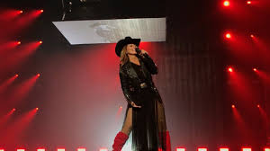 Shania Twain Man I Feel Like A Woman Live Shania Twain Any Man Of Mine Live Shania Now Tour 2018 Shania Twain Shania Twain Music Country Videos