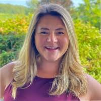 Toni Baysinger's Instagram, Twitter & Facebook