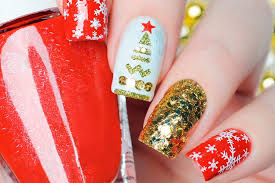Among the nail colors of all seasons, these white and gold nail designs are the colors that are worth taking off from the hottest gloves to flaunt. The Collection Of Red Gold And White Christmas Nail Art Ideas