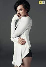 Elisabeth Moss Looks Fantastic In Gq Elisabeth Moss Women Elizabeth Moss