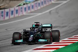 Verstappen takes the chequered flag after a dominant win. Iyrlesybnsdsbm