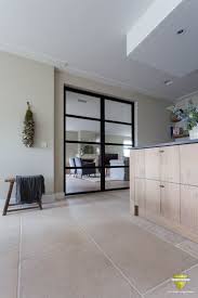 Burgundian Limestone Floor In Oedenrode Dekoration Wohnung Schlafzimmer Einrichten Hausdekor Wohnzimmer Bodengestaltung Haus Interieurs Beton Kuchenboden