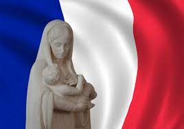 L e festival créé en 1905, atypique par son histoire et son fonctionnement, le festival des filets bleus de concarneau a su devenir un rendez vous festif attendu de l'été breton. Le 15 Aout L Autre Fete Nationale Francaise Remiremont Info