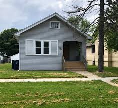 1704 victoria avenue, north chicago, il