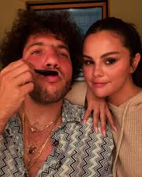 BENNY BLANCO IS GOING VIRAL RIGHT NOW. BUT HE SHOULDN'T BE. As a man, I did  not expect to wake up and see half the internet collectively thirsting over  Benny Blanco. But