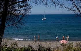 Les pyrénées orientales, entre les pyrénées et la méditerranée les pyrénées orientales comme trés peu de département en france permettent à leurs habitants et aux touristes de profiter à la fois de la mer et de la montagne. Faits Divers Un Ado Handicape Se Fait Voler Son Fauteuil Roulant Sur La Plage