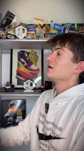 🦆 "What the Duck"?! Sì, è tutto vero. Queste Nike Dunk Low PE per  l’University of Oregon sono qualcosa di incredibile! 💚💛 Un mix unico che  non si vede tutti i giorni... ❓ Le indosseresti o le terreste ...