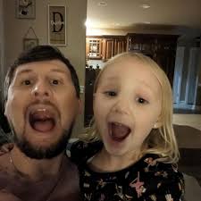 Our next senior shout out is Gabe Davidson! 🥳 🩺 Job: Outpatient Addiction  Medicine 📍Practice: Shelbyville, TN 🍕Fav food spot in Mboro or Nashville:  Demos' ⏯️ Days off: I like spending time